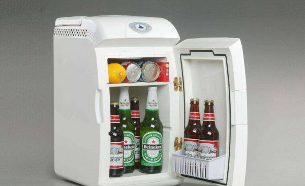 冰箱風(fēng)扇響怎么回事?