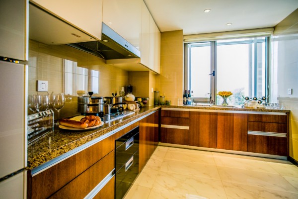 電冰箱通電后無反應是怎么回事？