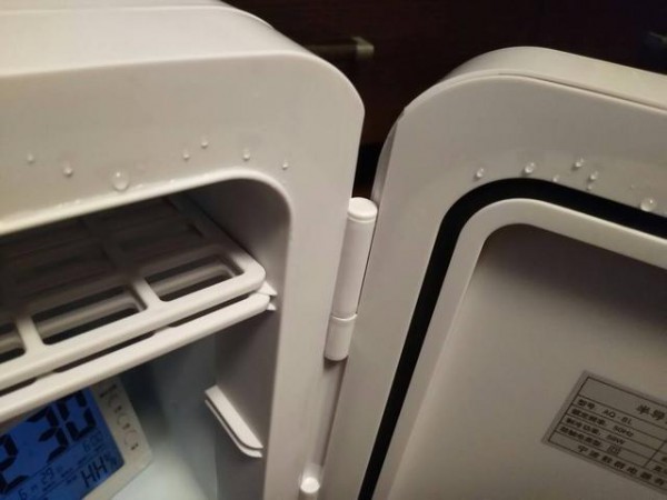 冰箱風(fēng)扇響怎么回事?