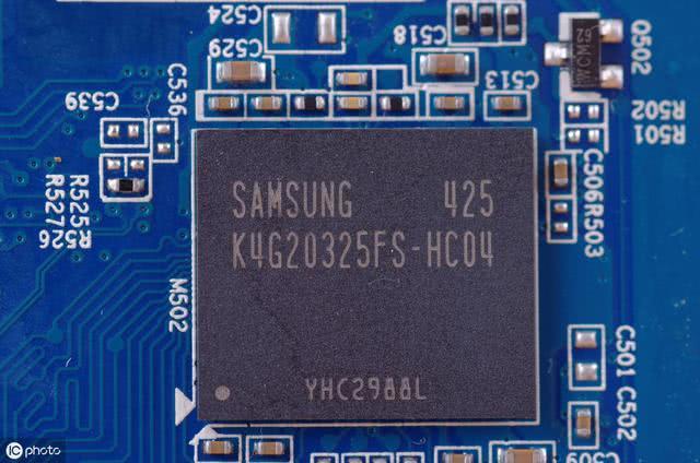 三星正式宣布:放棄自研芯片,選擇“聯姻”華為!