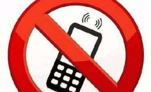 資訊-終于在飛機上持“證”玩手機：東航國內首家開放