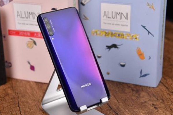 華為手機應該怎么購買?,zui劃算是這3款手機,性能非常強勁!