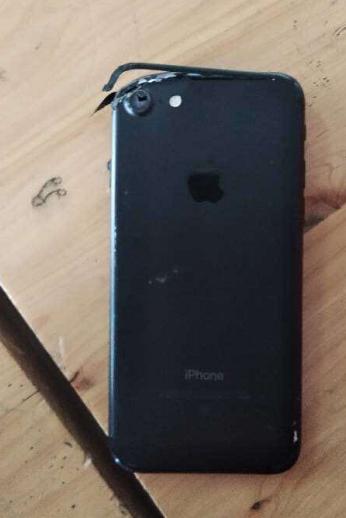 蘋(píng)果7嚴(yán)重摔壞