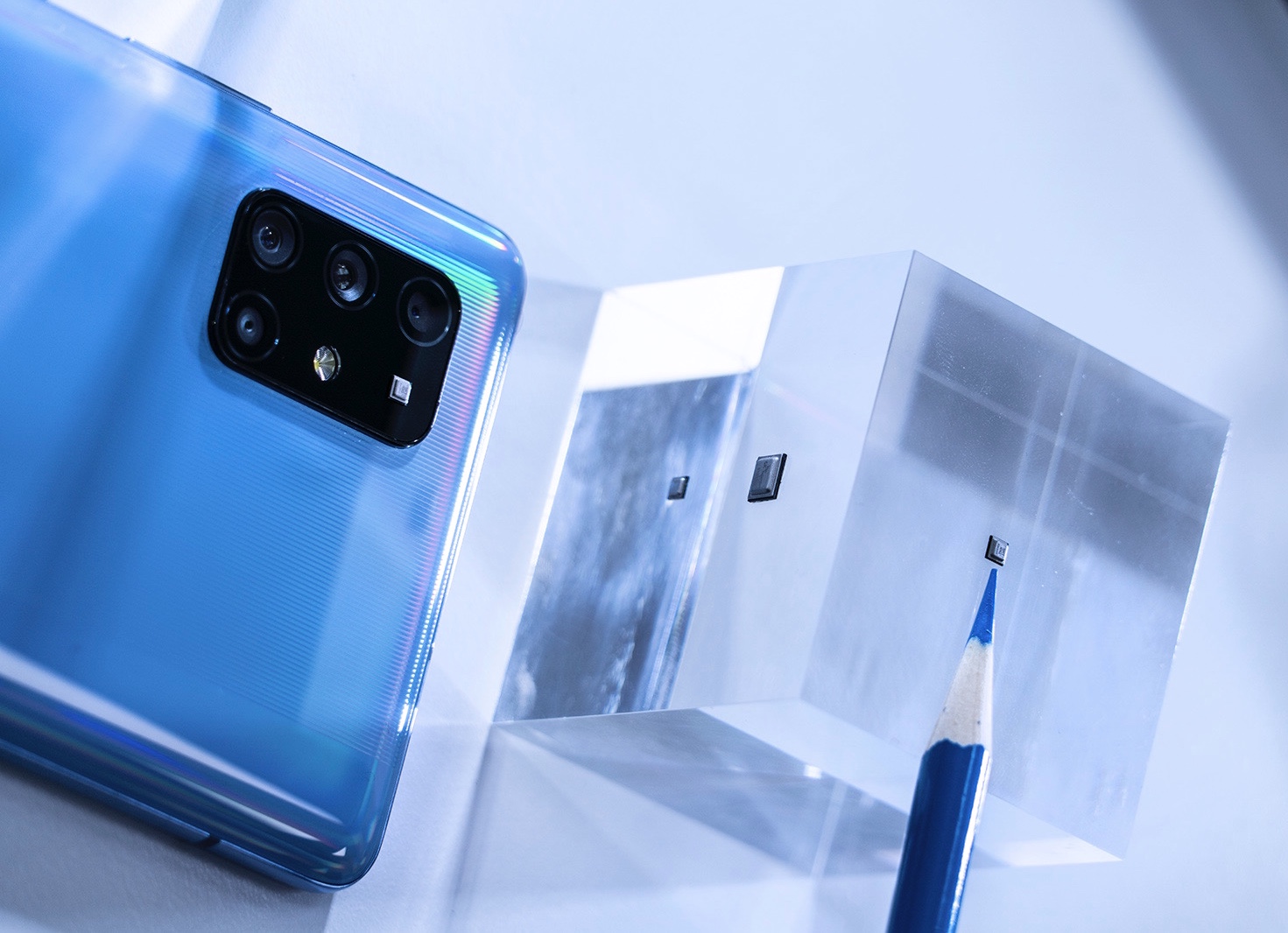 三星發(fā)布首款量子5G手機(jī)，售價(jià)3751元