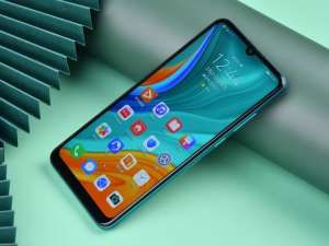 zui近被反諷為“安卓機皇”，華為暢享10e真的是智商稅？