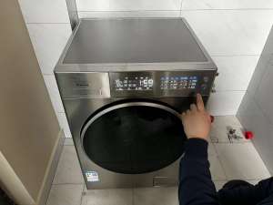 滾筒洗衣機上顯示E18故障，如何解決？